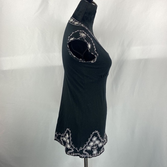 BCBG Max Azria 100% Cotton Black Tunic with Embroidered White Flower Detail - Picture 6 of 9
